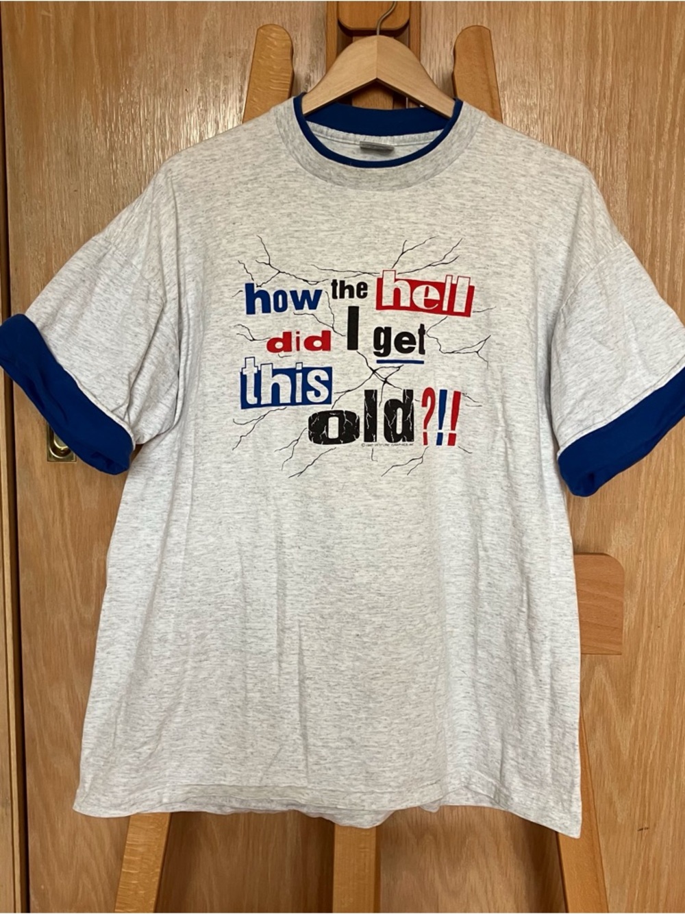 90's graphic tee!